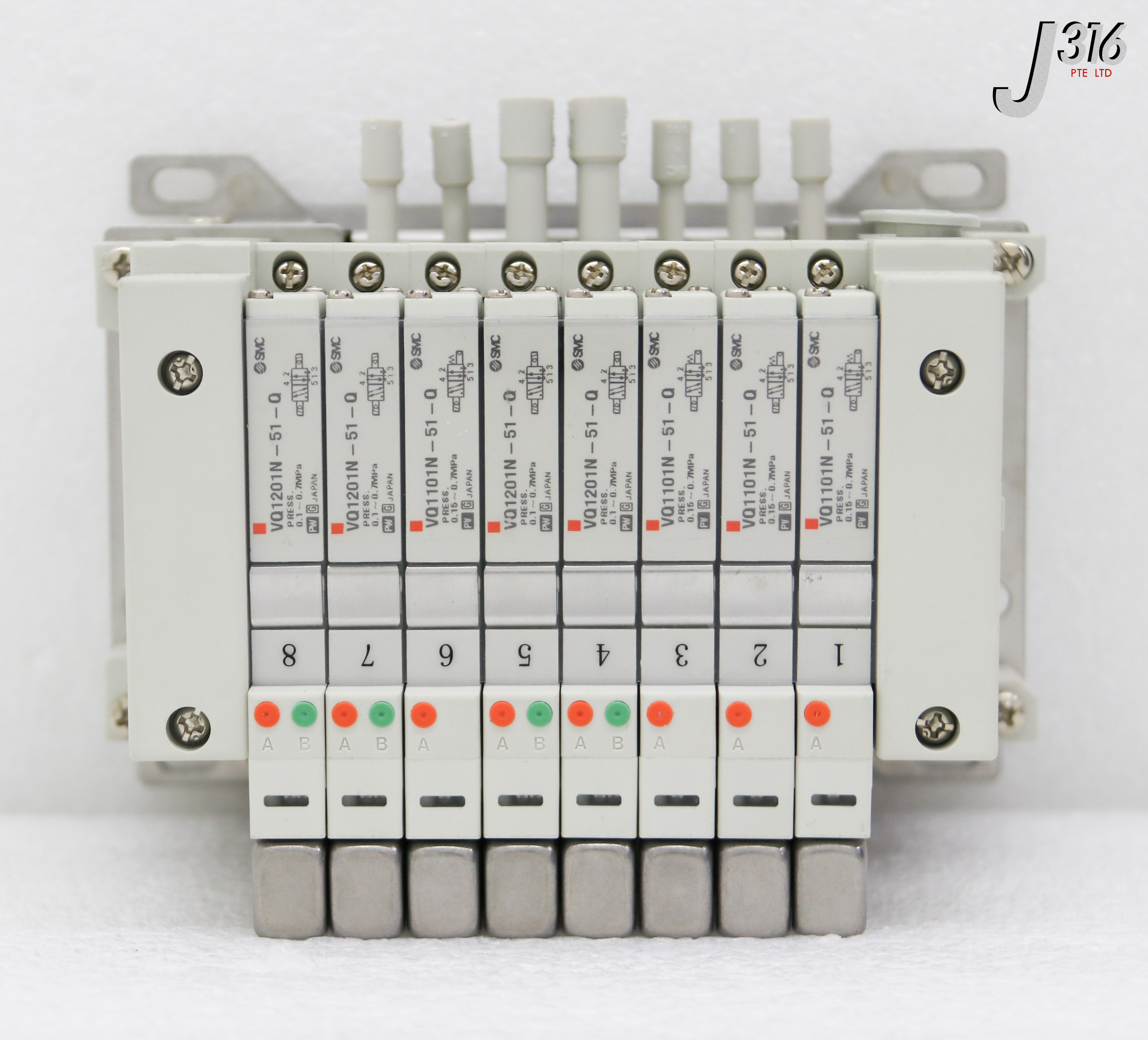 35458 SMC 8-SLOT PNEU MANF W/ DEVICENET EX160-SDN2, 175632 VV5Q11